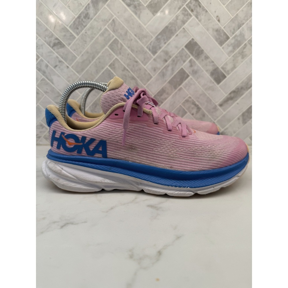 Hoka One One Clifton 9 Running Shoes Girls Youth 6 MD 6MD Cyclamen Sweet Lilac
